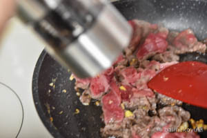 牛肉とミニトマトのごち醤油炒め工程3